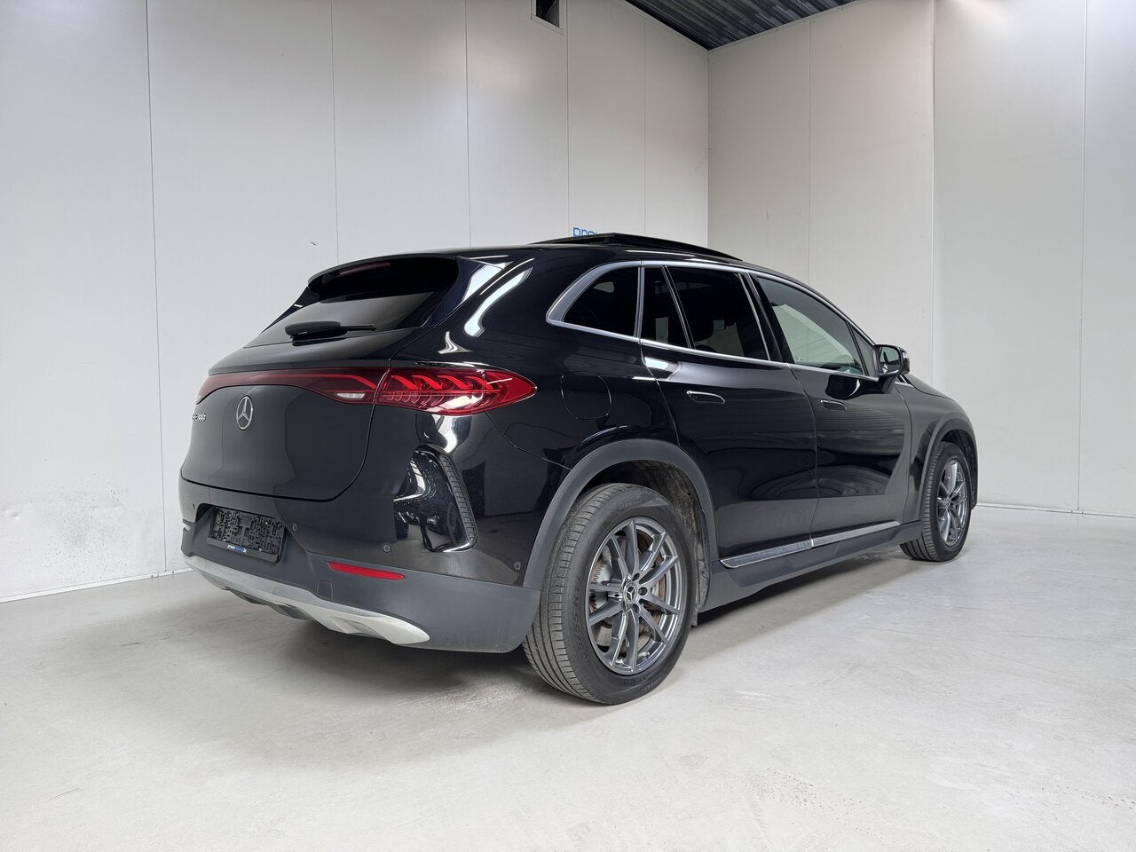 Mercedes-Benz EQE SUV 300 - Pano - Range 530 KM - 29 345 KM, Auto's, Mercedes-Benz, 245 pk, Zwart, 0 kg, Zwart