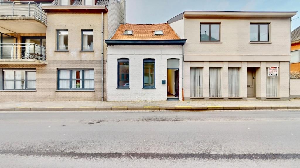 Totaal gerenoveerde woning met garage in centrum Lauwe, Immo, Huizen en Appartementen te koop, 200 tot 500 m², Lauwe, 215 m², 3 kamers