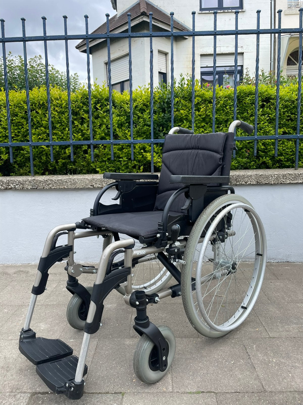 Vermeiren V 300 opvouwbare rolstoel nieuwstaat, Diversen, Ophalen of Verzenden, Inklapbaar, Zo goed als nieuw, Handbewogen rolstoel