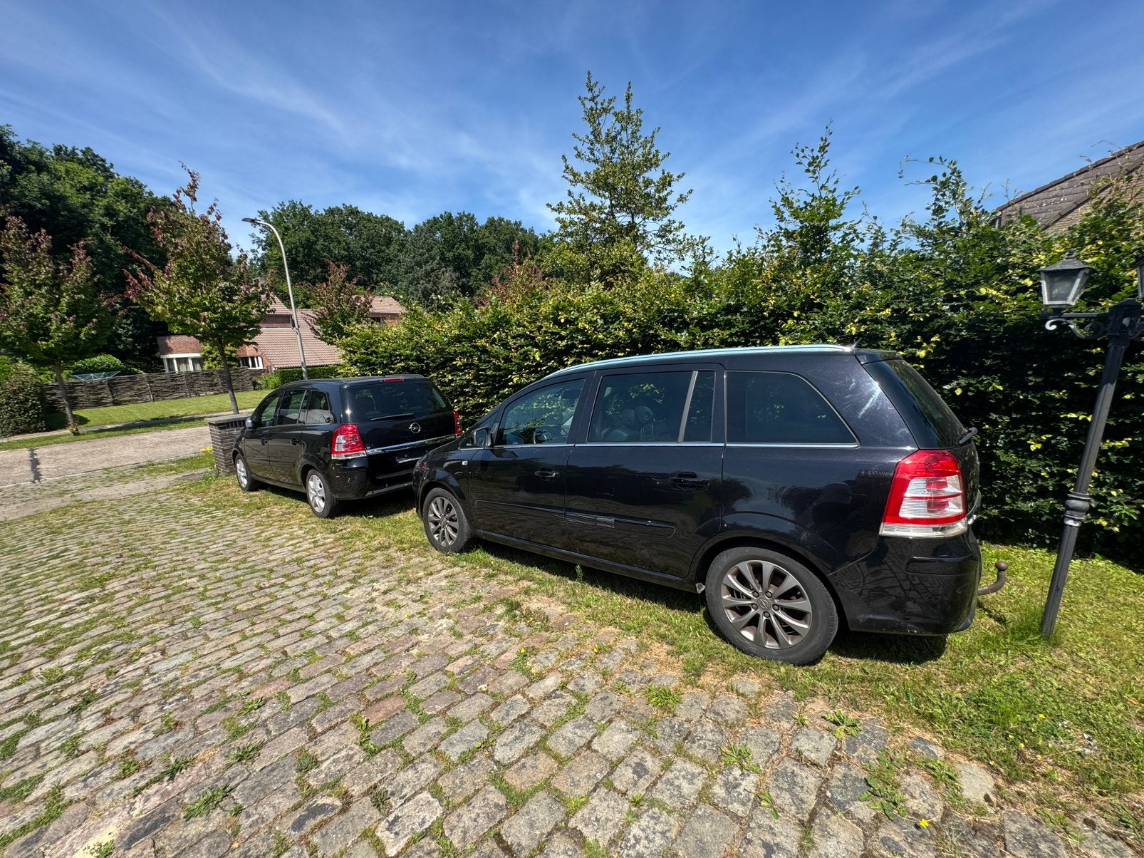 Voiture Opel Zafira 7 P 2 sticks. 20,00€, Autos, Opel, Particulier, Zafira, Diesel, Euro 5, 5 portes, Boîte manuelle, Noir, Noir