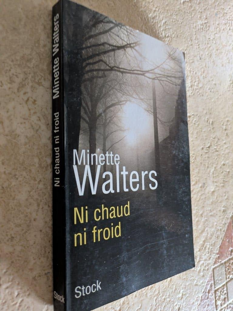Ni chaud ni froid (Minette Walters)., Boeken, Romans, Gelezen, Europa overig, Verzenden, Minette Walters.