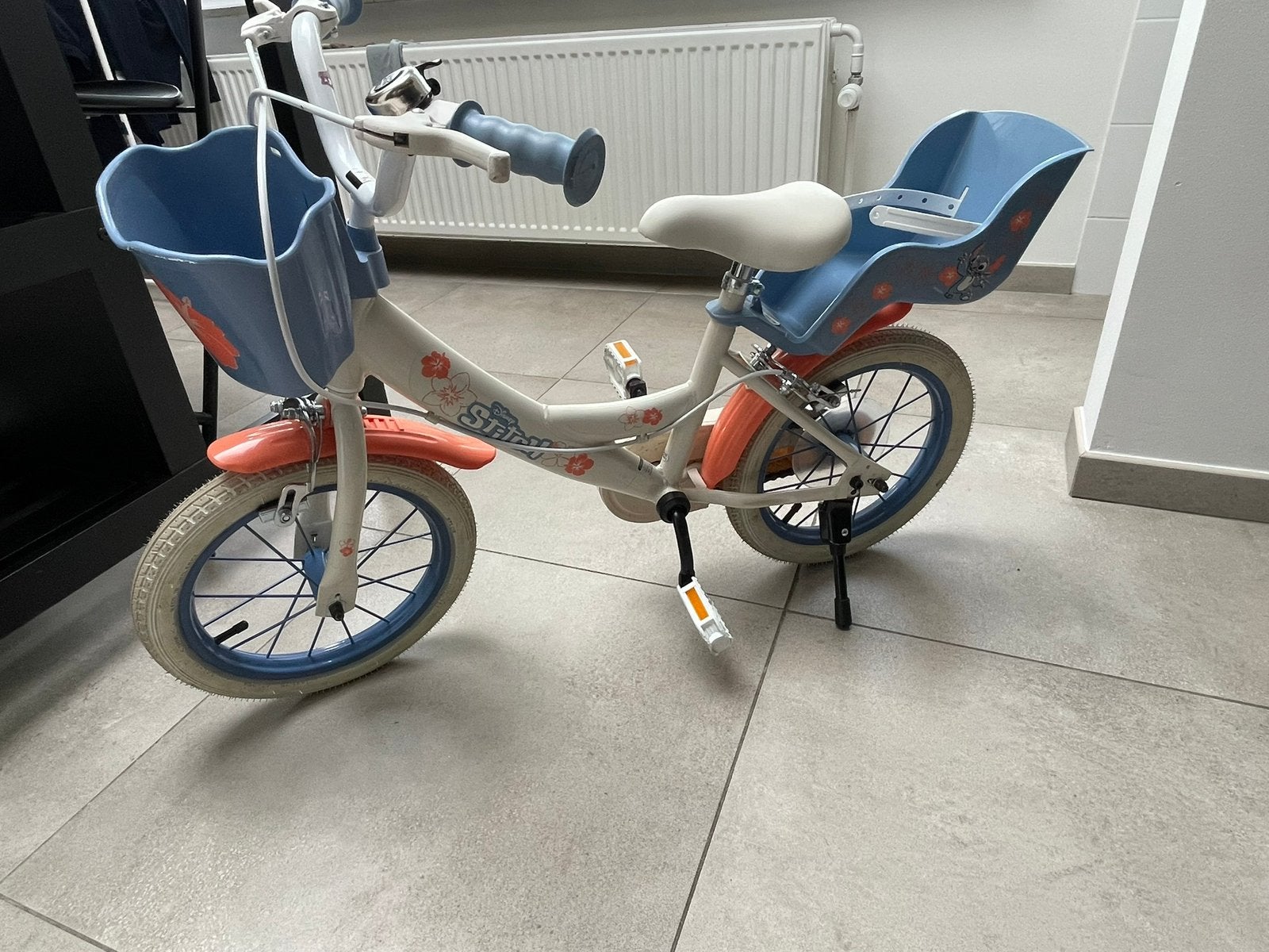 Velo stitch 14’ pour enfant, Vélos & Vélomoteurs, Enlèvement, Utilisé, Moins de 16 pouces, Stabilisateurs