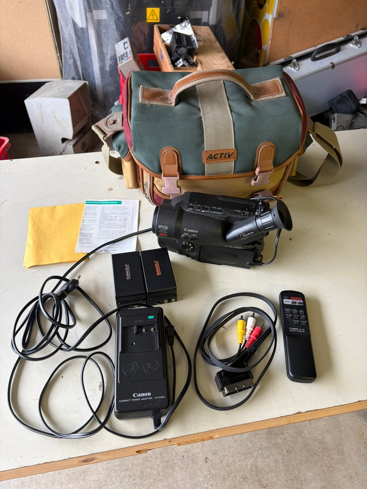 Caméscope Vintage Canon UC8HiE – Format Hi8 / Video8 (8mm), TV, Hi-fi & Vidéo, Enlèvement ou Envoi, Hi 8, Caméra