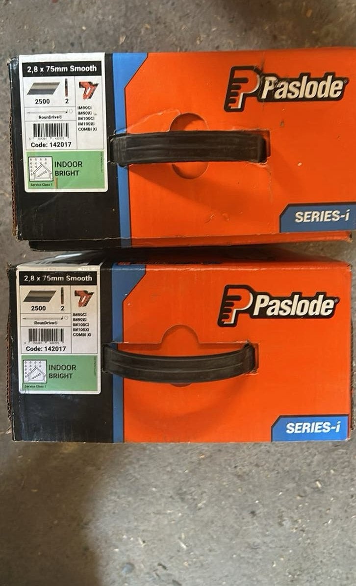 Paslod., Audio, Tv en Foto, Accu's en Batterijen, Ophalen of Verzenden, Zo goed als nieuw