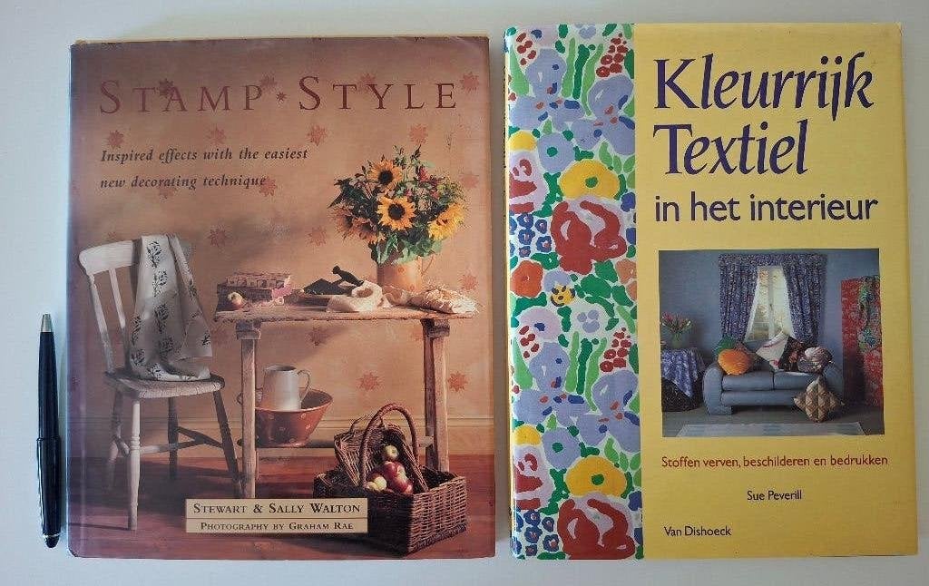 Stamp Style (Decoration) / Kleurrijk textiel in interieur, Enlèvement ou Envoi, Comme neuf