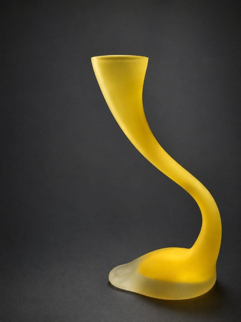 Vase en verre jaune marbré en forme de serpent., Enlèvement