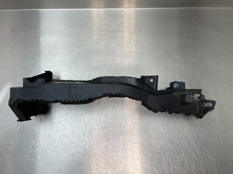 BUMPERSTEUN RECHTS VOOR Subaru Legacy Touring Wagon (BP), Gebruikt, Subaru