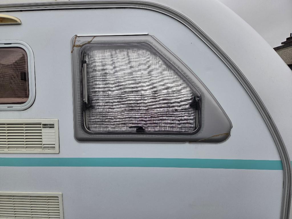 Gezocht zijraampjes, Diensten en Vakmensen, Reparatie en Onderhoud | Caravans en Mobilhomes