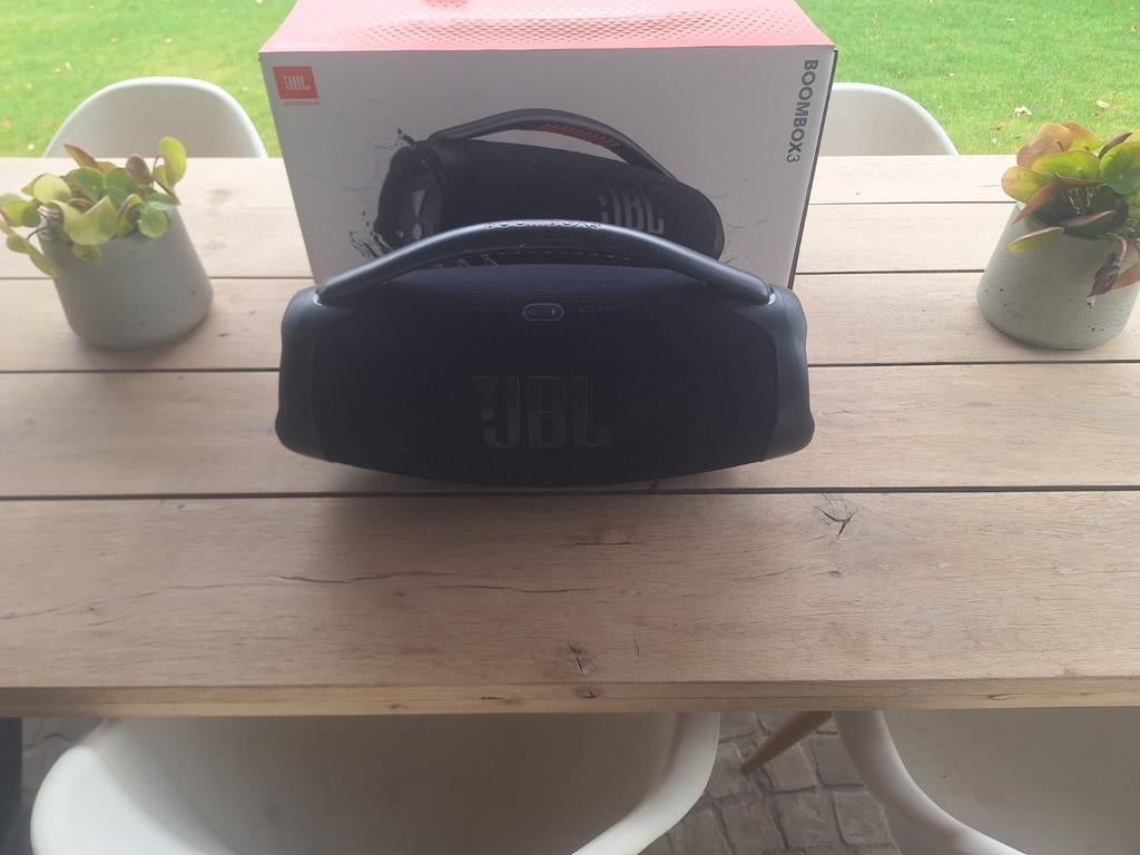 JBL Boombox 3, Ophalen