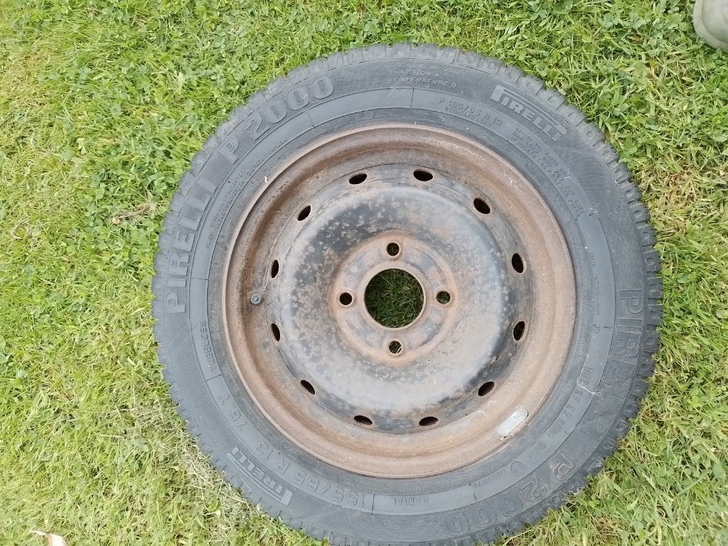 jante 13 pouces 4x108 pneu 165/65 r13, Pneus et Jantes, Enlèvement, 165 mm, 13 pouces