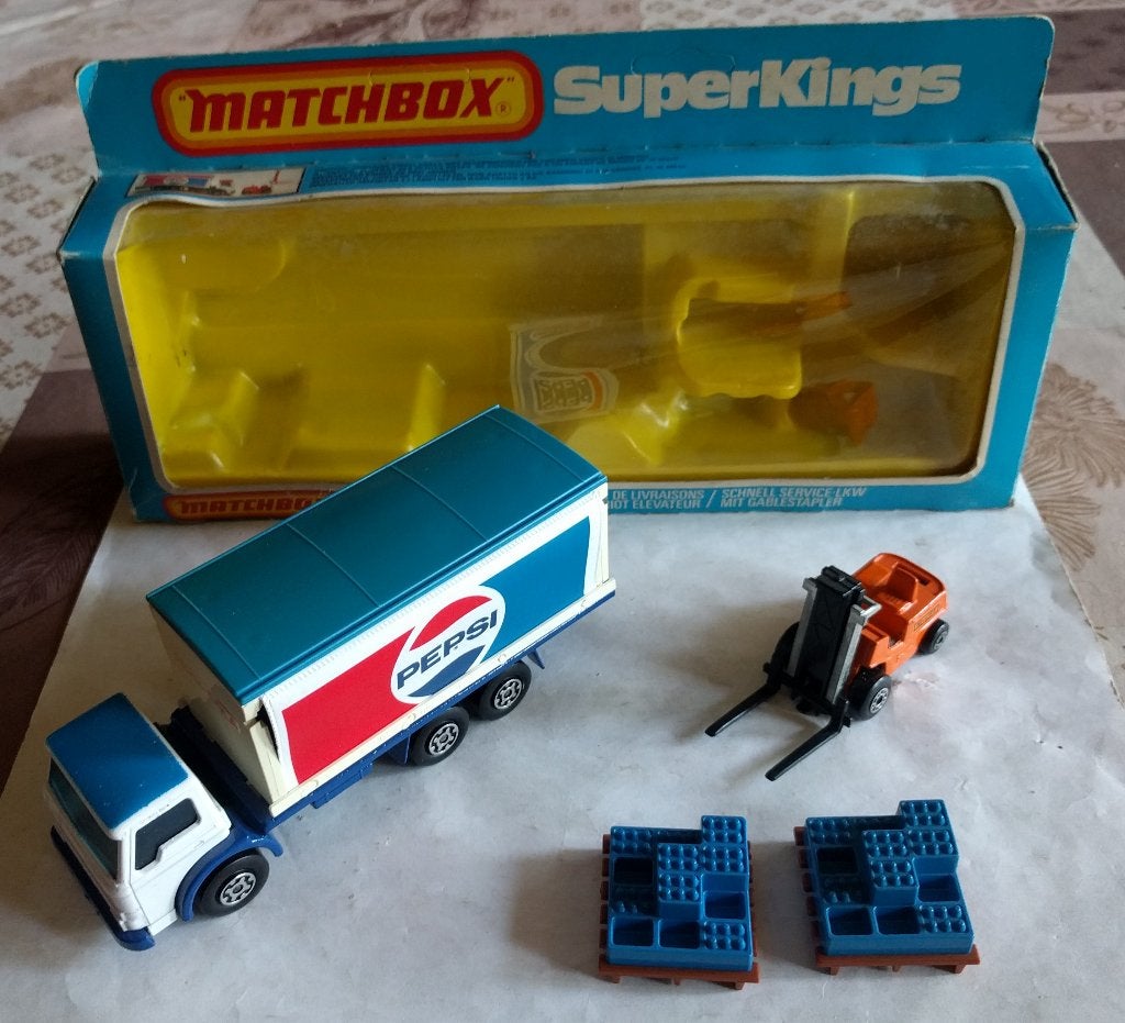 Matchbox Superkings K-40 Delivery Truck and Fork Lift, Ophalen of Verzenden, Zo goed als nieuw, Bus of Vrachtwagen