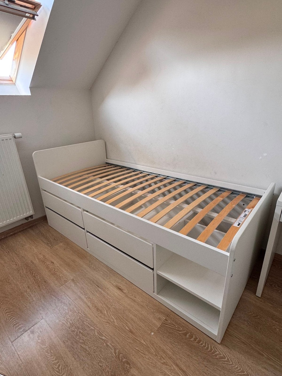 Eenpersoonsbed met opbergruimte — Bijna nieuwstaat, Huis en Inrichting, Slaapkamer | Bedden, Ophalen, Wit, Hout, 200 cm