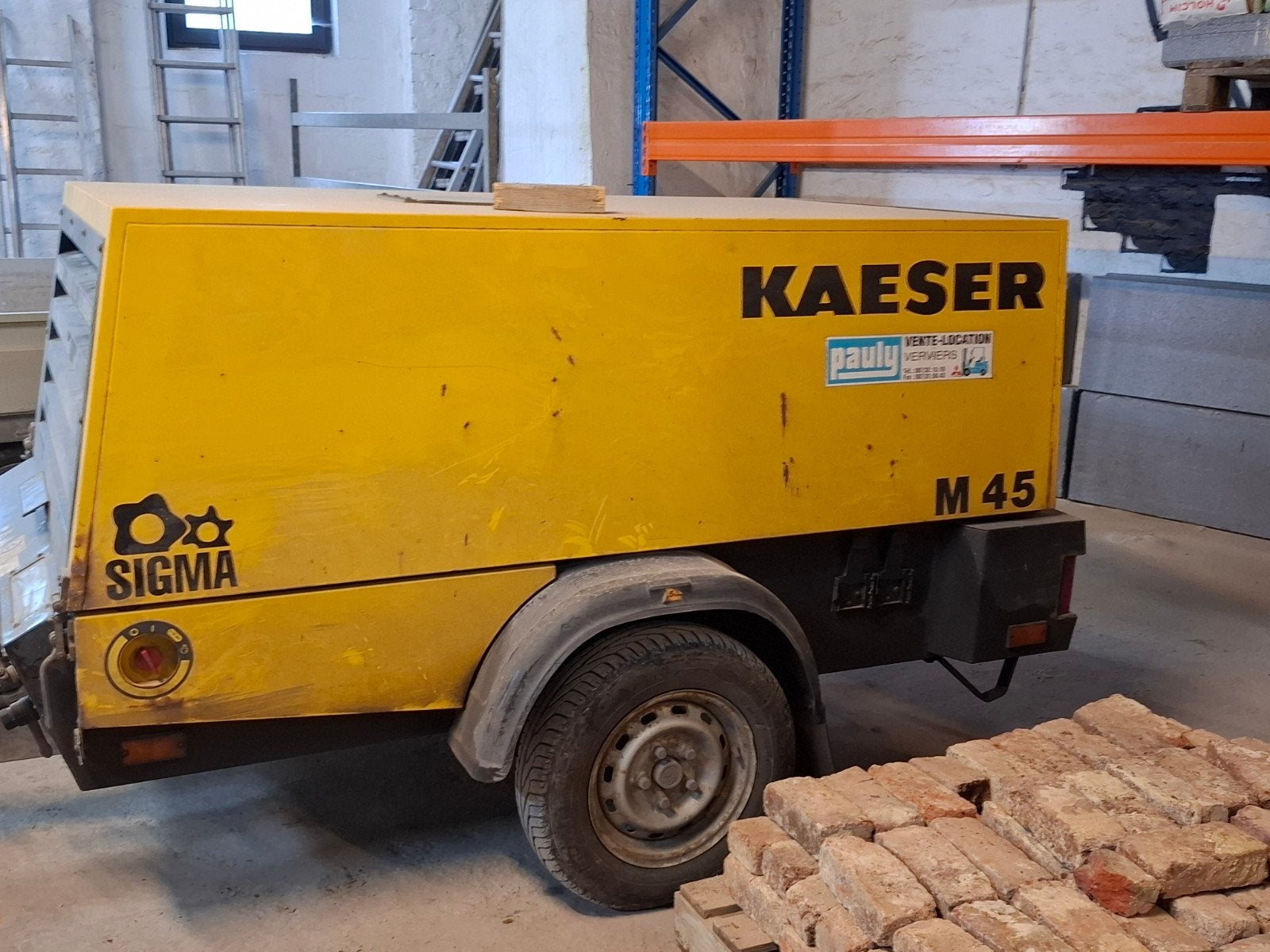 Compresseur mobile KAESER M45 – 2014 – 2380h – Remorque, Bricolage & Construction, Enlèvement, Mobile