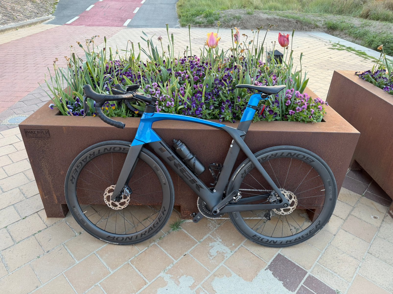 Trek Madone SL 7 Gen 6 Di2 – maat 58 – carbon aero racefiets, Ophalen, Zo goed als nieuw