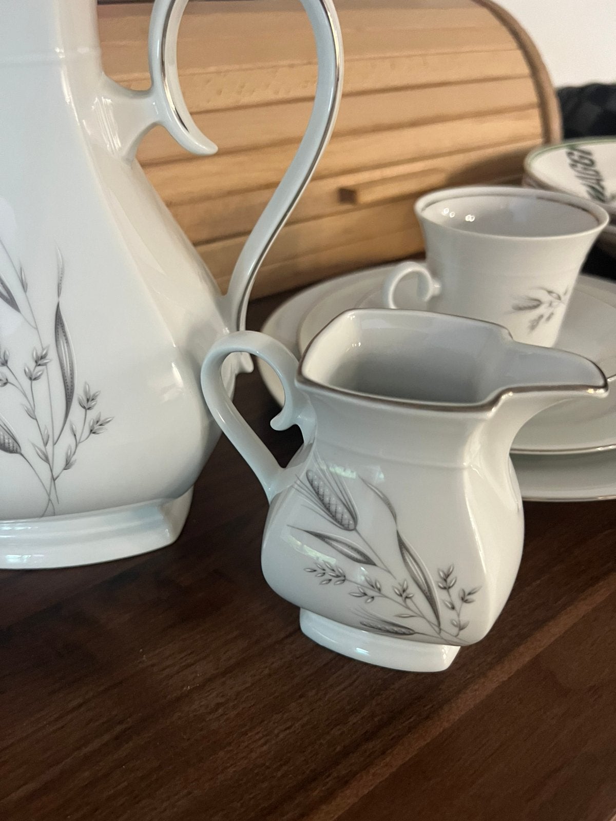 Vaisselle en porcelaine, Enlèvement