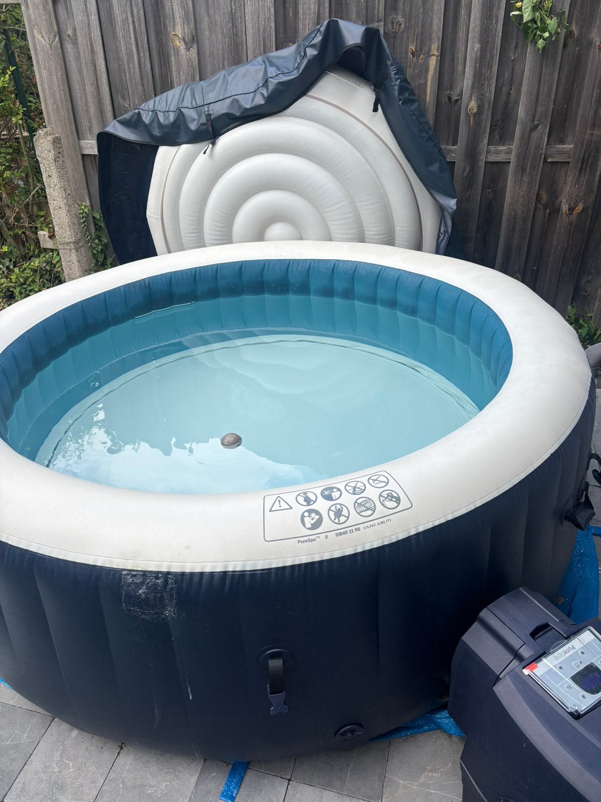 Intex jacuzzi 4 personnes complet + accessoires, Enlèvement, Comme neuf, Pompe