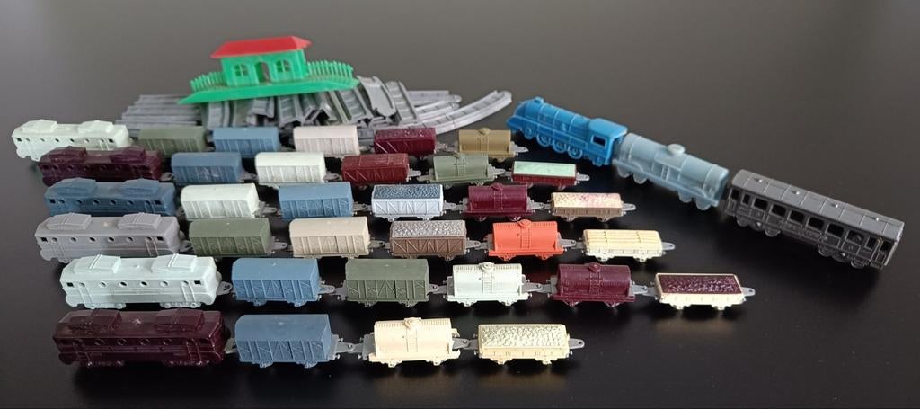Mini-maquette de train vintage en plastique., Enlèvement ou Envoi