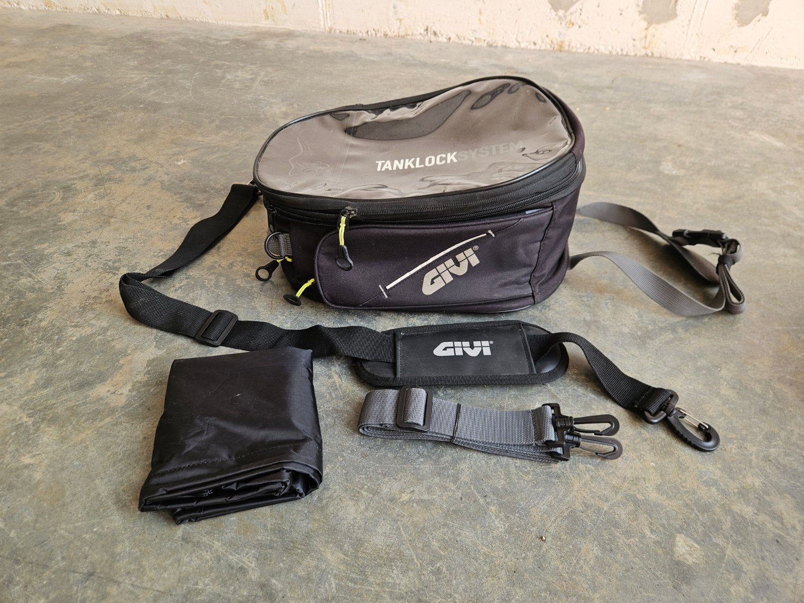 GIVI Tanktas Tanklock, Ophalen