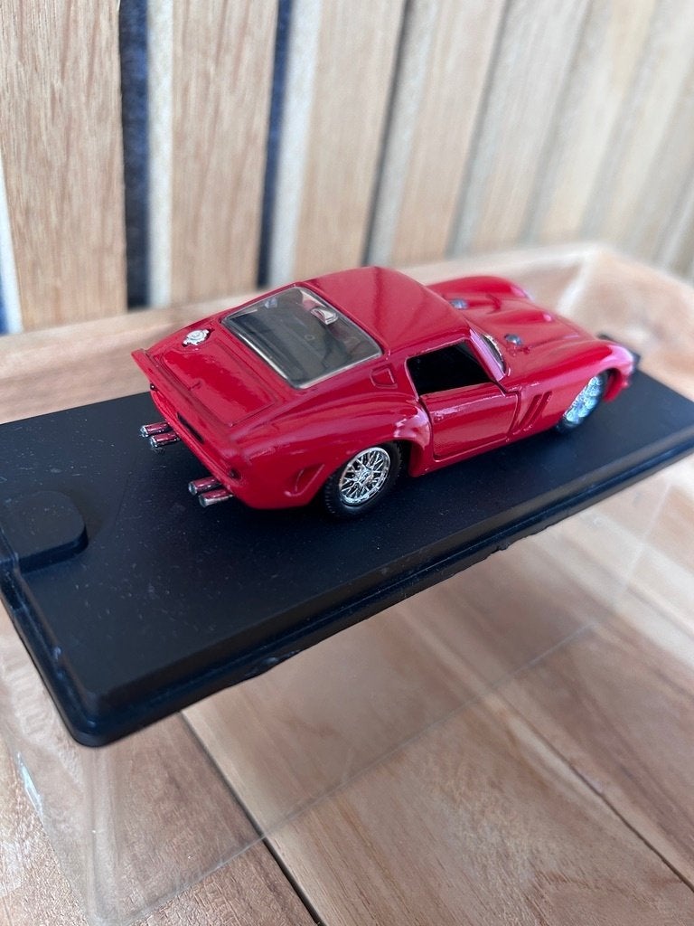 Ferrari 250 GTO 1962 Atlas 1:43 – Verem/Solido – vitrinebox, Auto, Solido, Ophalen of Verzenden, Zo goed als nieuw