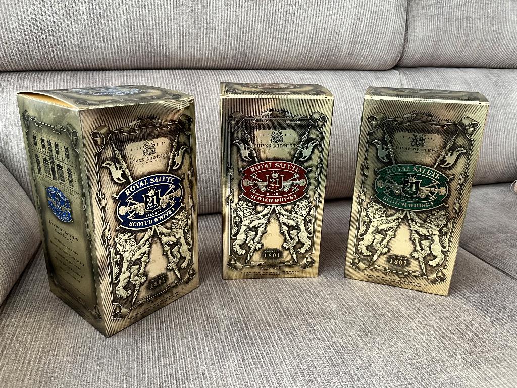 Chivas Regal -  lot Royal Salute Blue, Green, Burgundy, Collections, Vins, Autres régions, Enlèvement ou Envoi, Pleine, Comme neuf