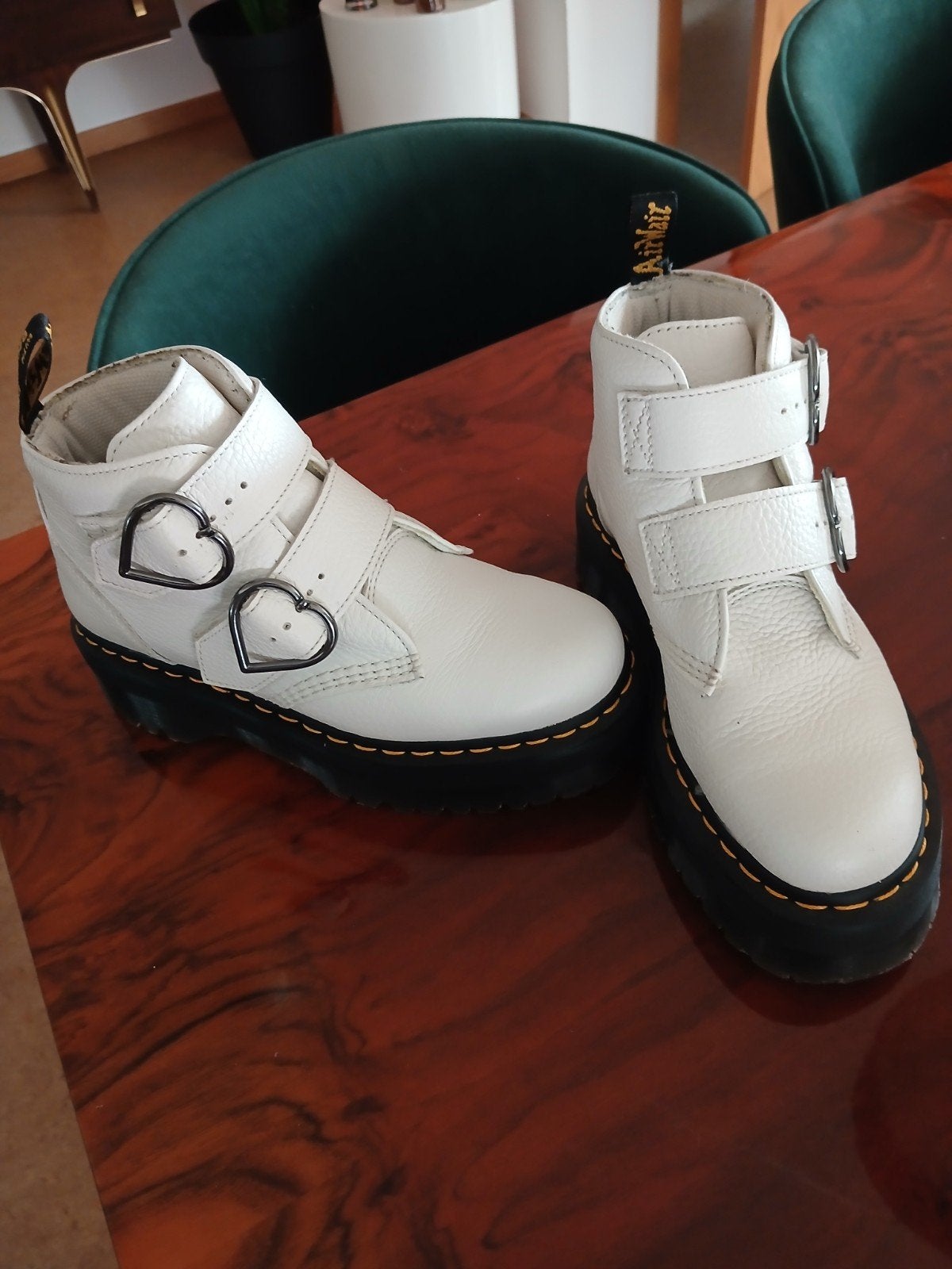 Doc Martens blanc, Enlèvement ou Envoi