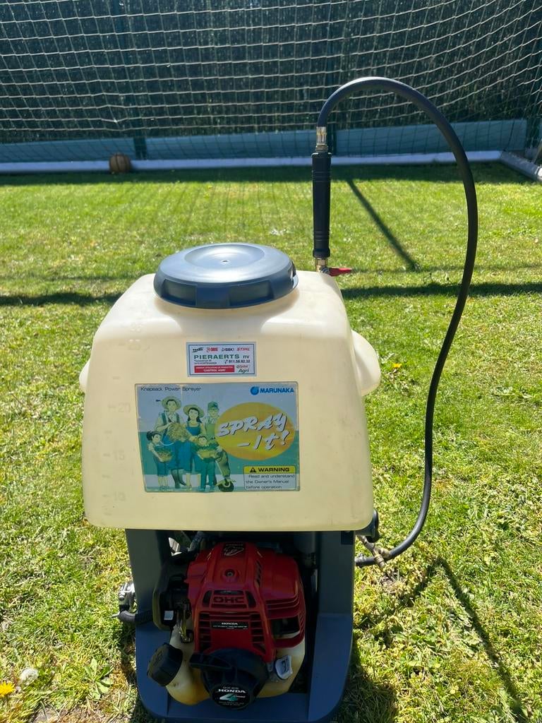 Zeer mooie rugsproeier met Honda motor, Ophalen, Zo goed als nieuw