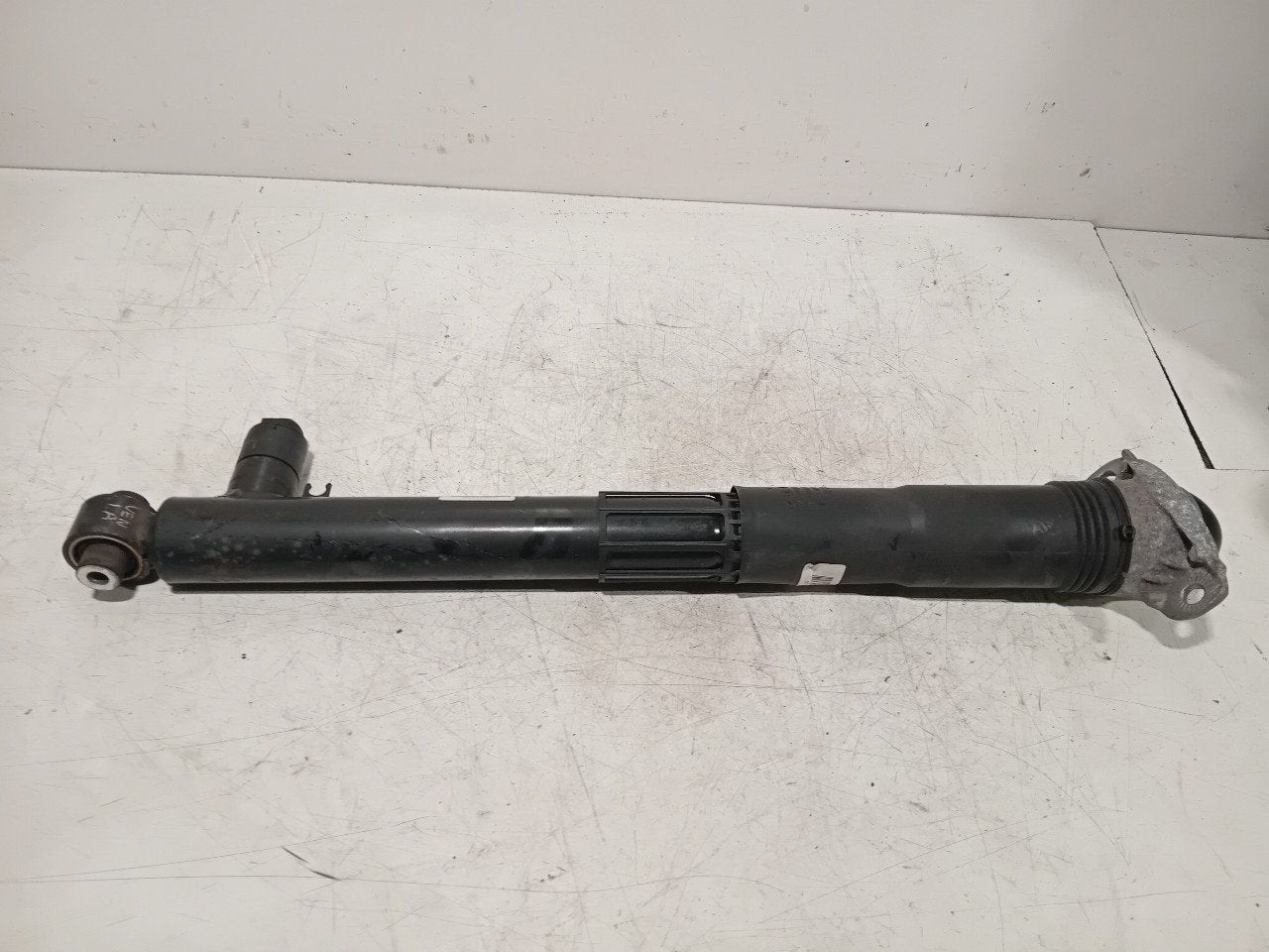 Schokbreker links achter Volkswagen Arteon, Auto-onderdelen, Onderdelen@venauto.nl, Van der Ven Autorecycling B.V., Gebruikt, Ettenseweg 76, 4706 PB Roosendaal, The Netherlands