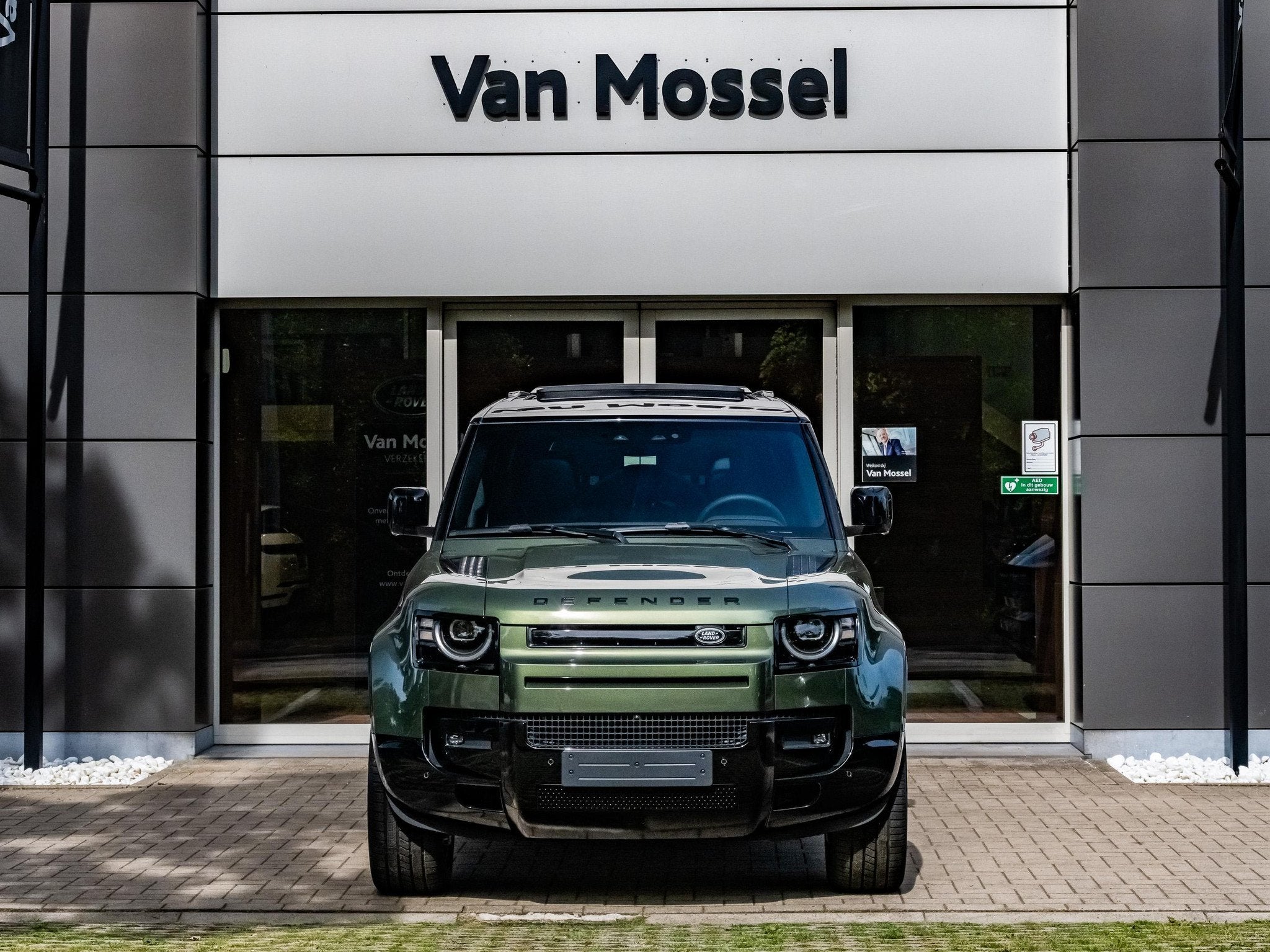 Land Rover Defender D250 X-Dynamic SE (automatique), Autos, Achat, 5 portes, Automatique, Cuir synthéthique