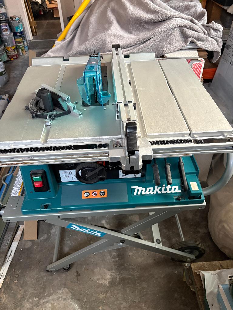 Makita tafelzaag MAM2704 + tafel, Ophalen, 70 mm of meer, Overige typen, Nieuw