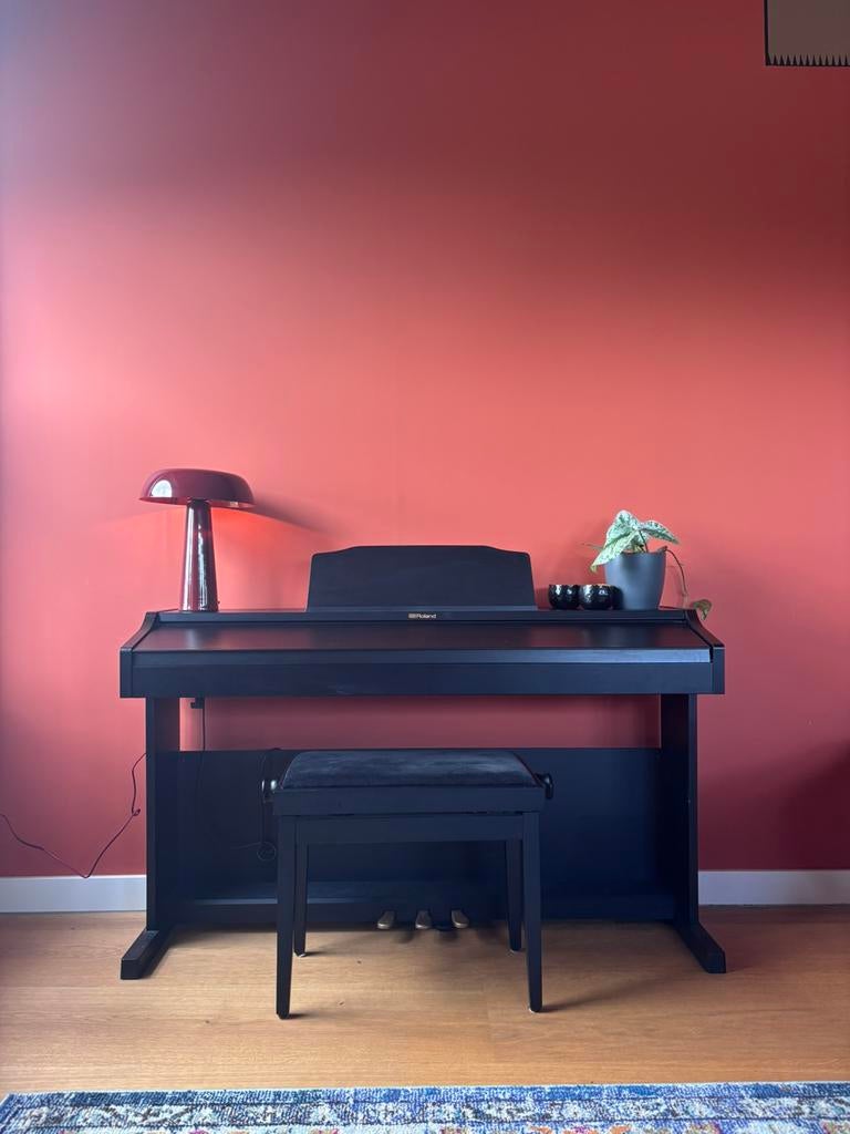 Roland electrische piano RP501R-CB, Muziek en Instrumenten, Piano's, Ophalen, Zo goed als nieuw, Piano