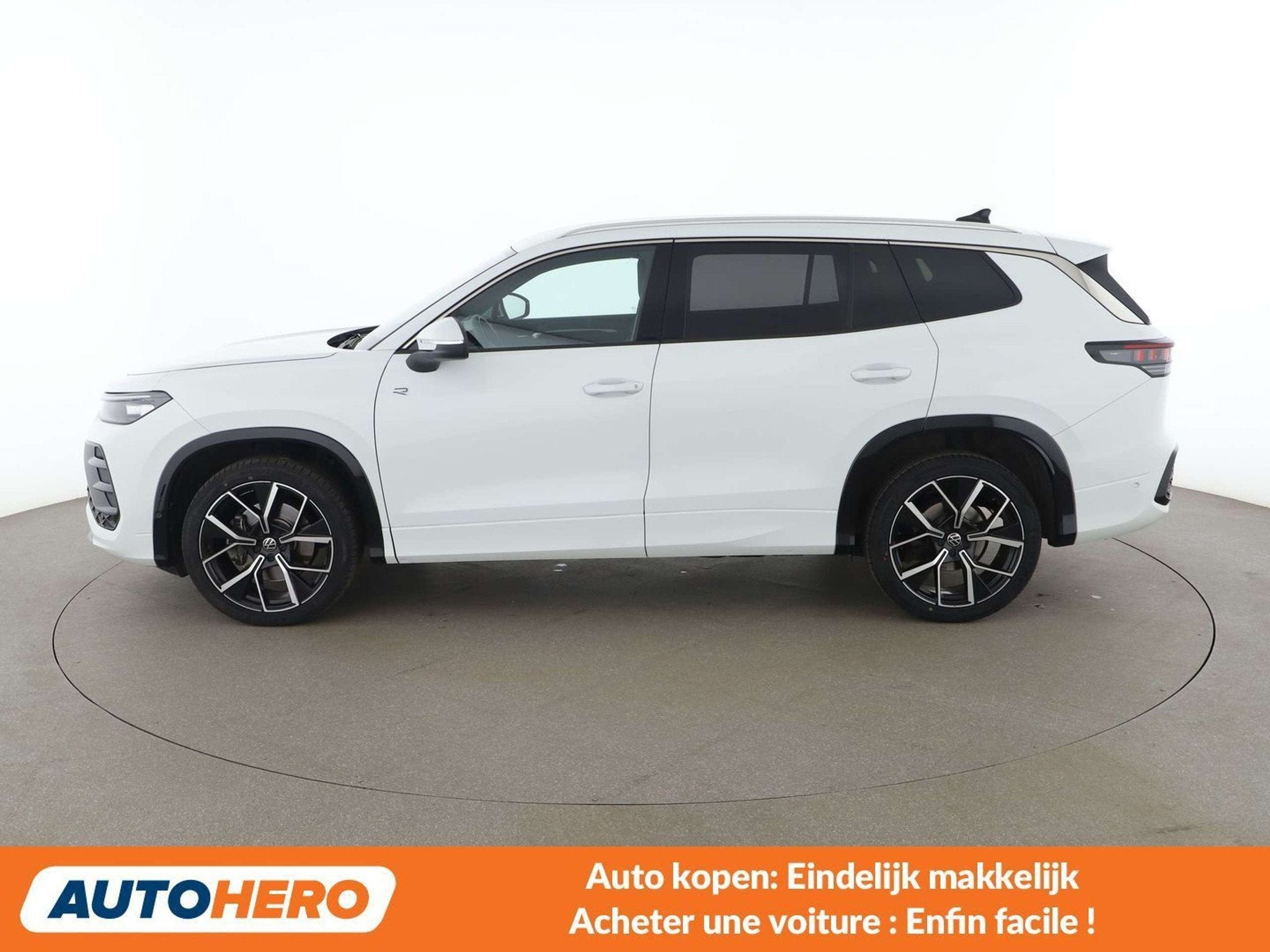 Volkswagen Tayron 1.5 eTSI R-Line (bj 2025, automaat), Auto's, Volkswagen, LED verlichting, https://public.car-pass.be/vhr/564e2b03-6dbb-4c17-b3e7-ec49d2ec297e