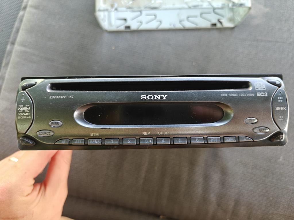 Sony Xplod Autoradio (CDX-S2000) – CD / Radio / EQ3, Enlèvement