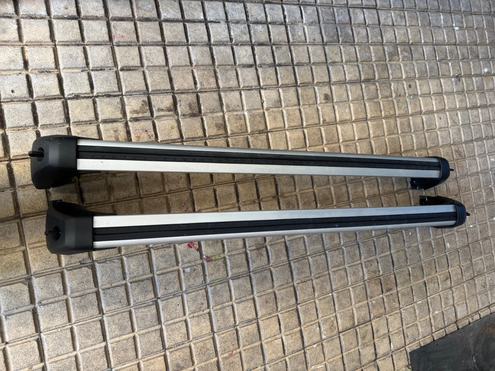 Porte-bagages de toit pour Volvo C40 (2021-2024), Autos : Divers, Porte-bagages, Enlèvement ou Envoi, Comme neuf