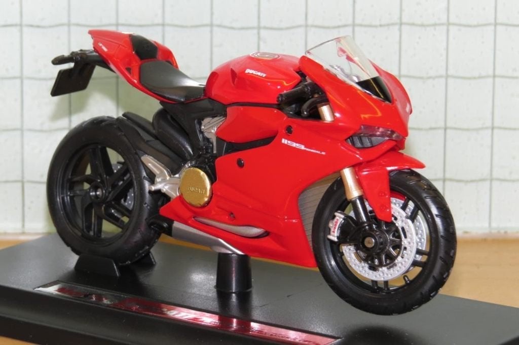 Ducati 1199 Panigale 1:18 Maisto, Enlèvement ou Envoi, Neuf, Moteur, Maisto