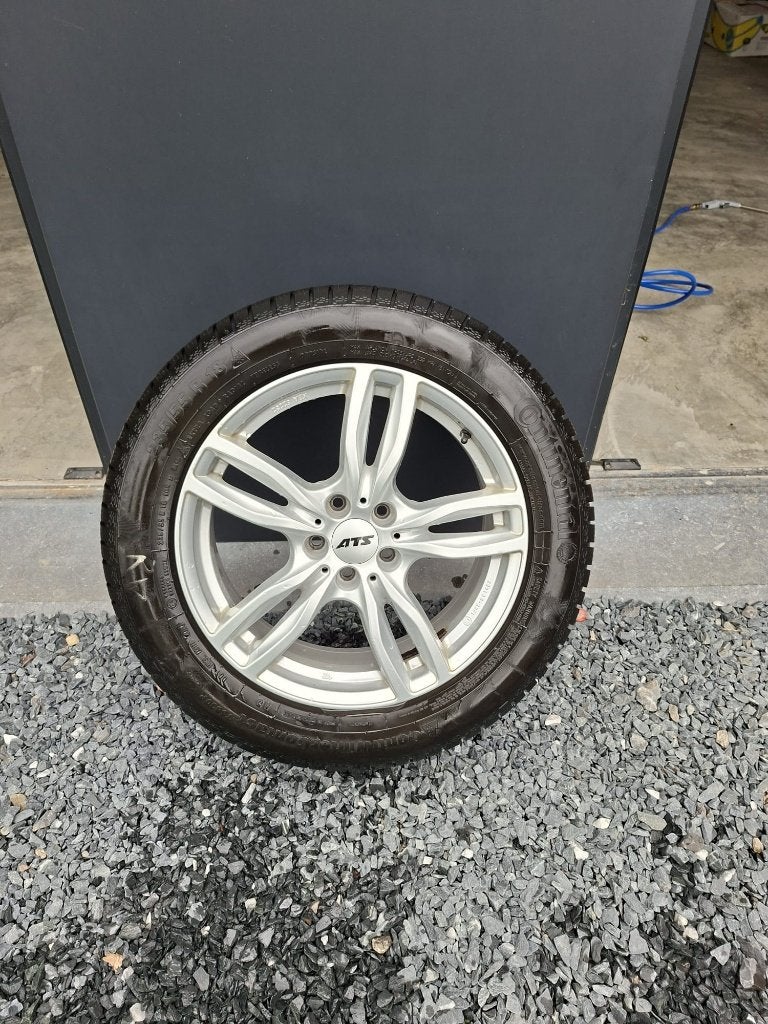 Jantes Tiguan + pneus hiver, Autos : Pièces & Accessoires, Pneus hiver, Enlèvement, 235 mm, Pneu(s)