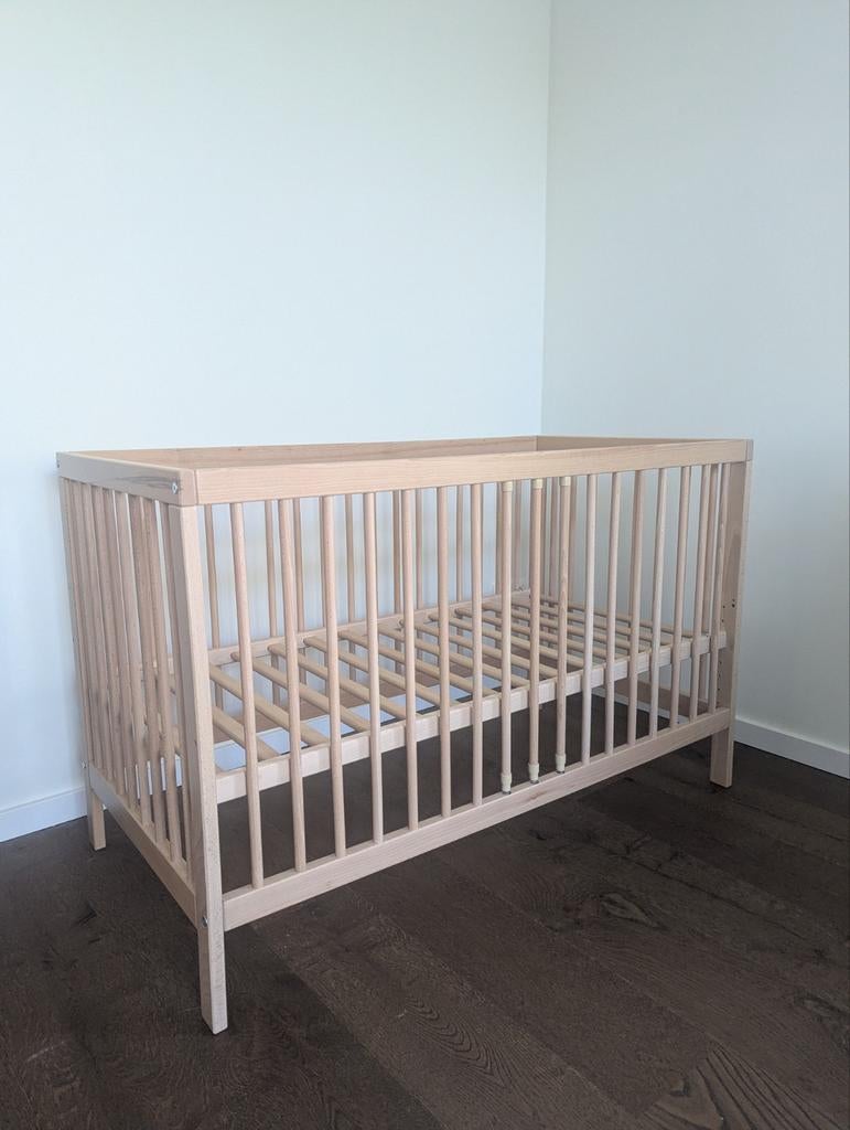 Lit bébé en bois de hêtre, Enlèvement, Comme neuf, Lit