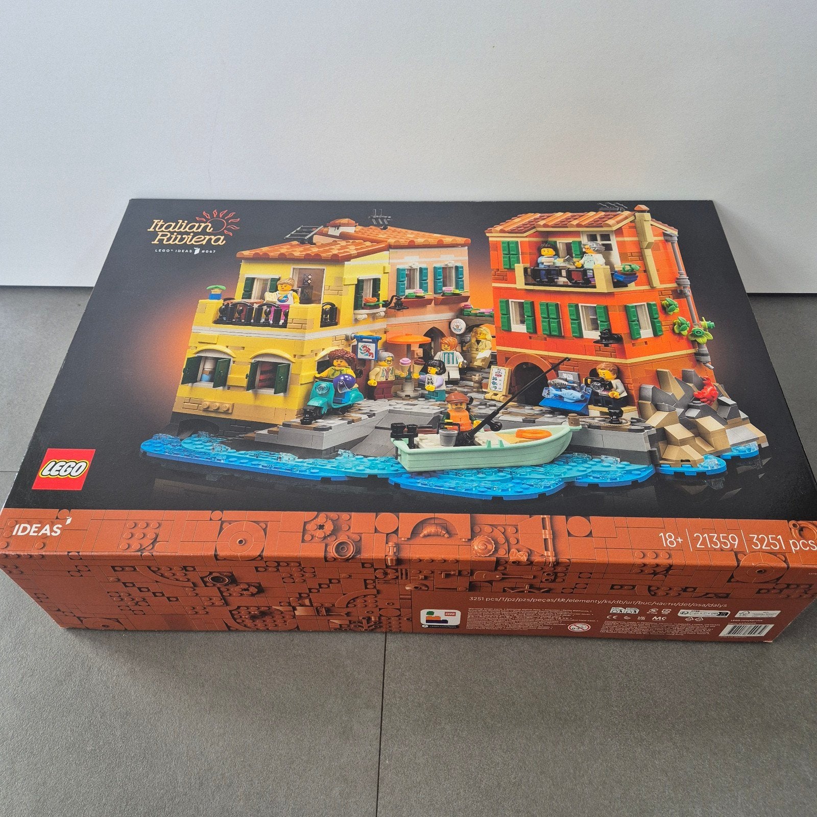 Lego 21359 Riviera italienne, Enlèvement