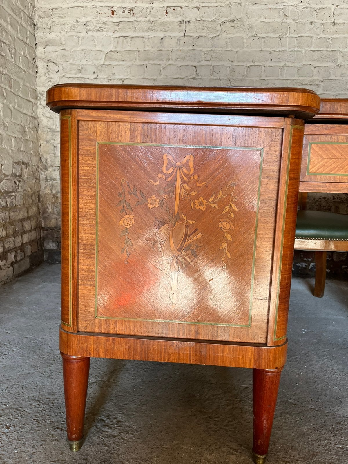 Authentique Bureau met siertekeningen, Antiek en Kunst, Ophalen