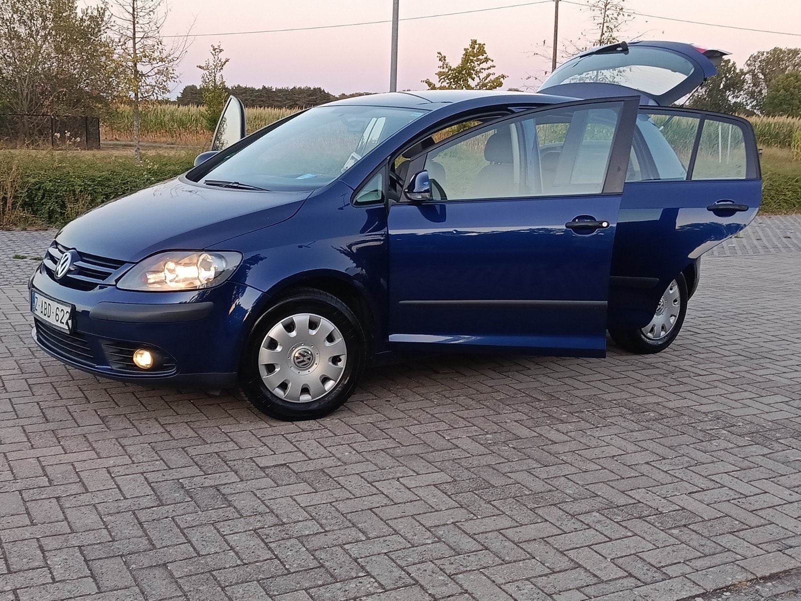 Golf 5 plus/ benzine/ Carplay / trekhaak, Autos, Achat, 1590 cm³, Entreprise, 5 portes