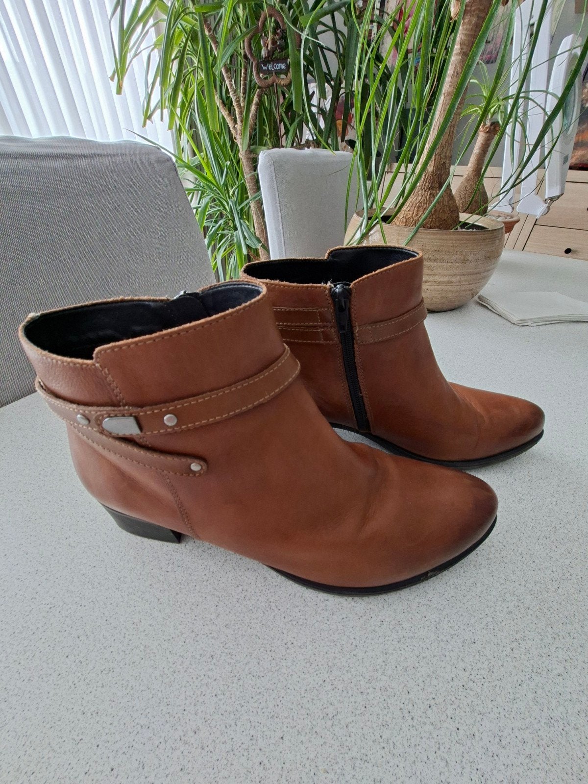 Bottines, Enlèvement