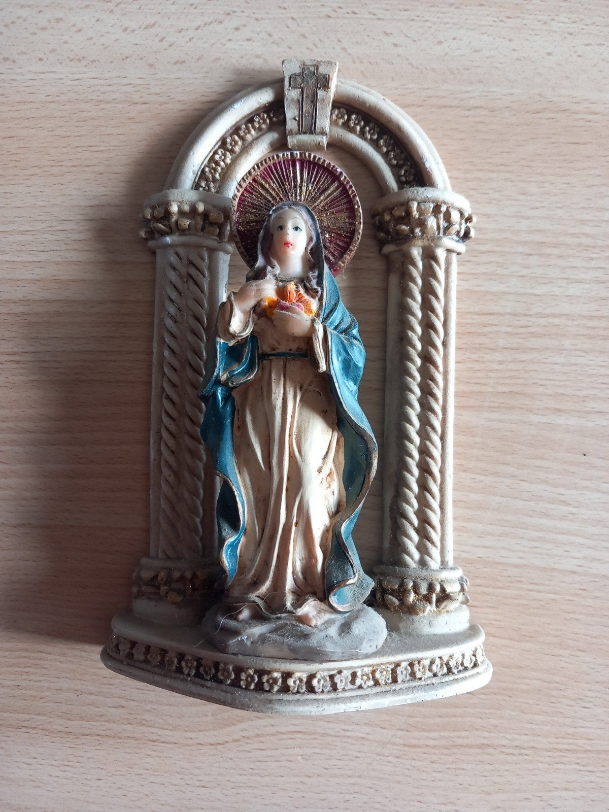 statuette vierges marie, Enlèvement