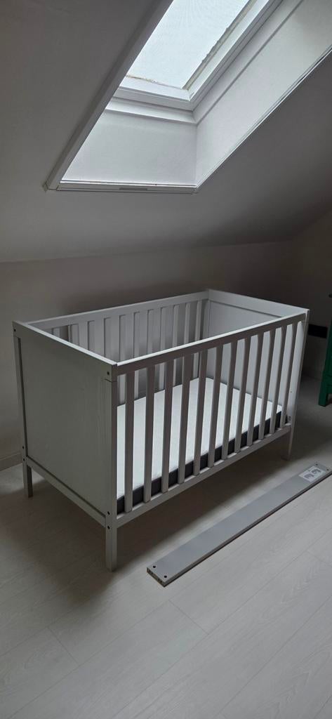 Meegroeibedje Ikea, grijs, Kinderen en Baby's, Babywiegjes en Ledikanten, Ophalen