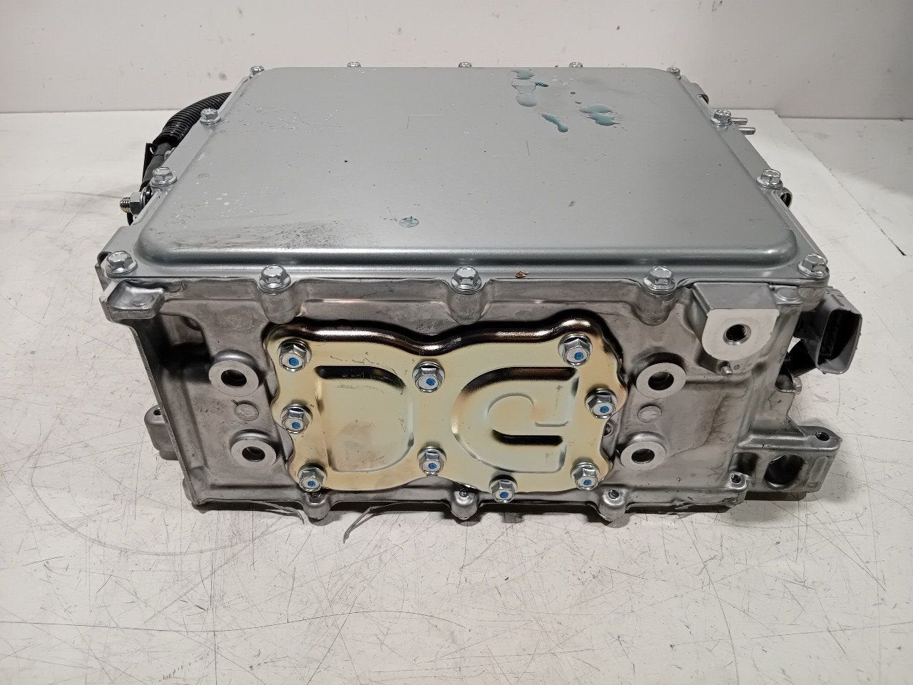 Acculader Mitsubishi Eclipse, Onderdelen@venauto.nl, Van der Ven Autorecycling B.V., Gebruikt, Ettenseweg 76, 4706 PB Roosendaal, The Netherlands