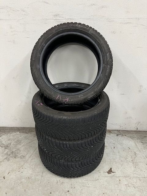 Winterbanden Pirello Winter Cinturato 215/50 R18, Autos : Pièces & Accessoires, Pneus & Jantes, Pneus et Jantes, -, Véhicule de tourisme