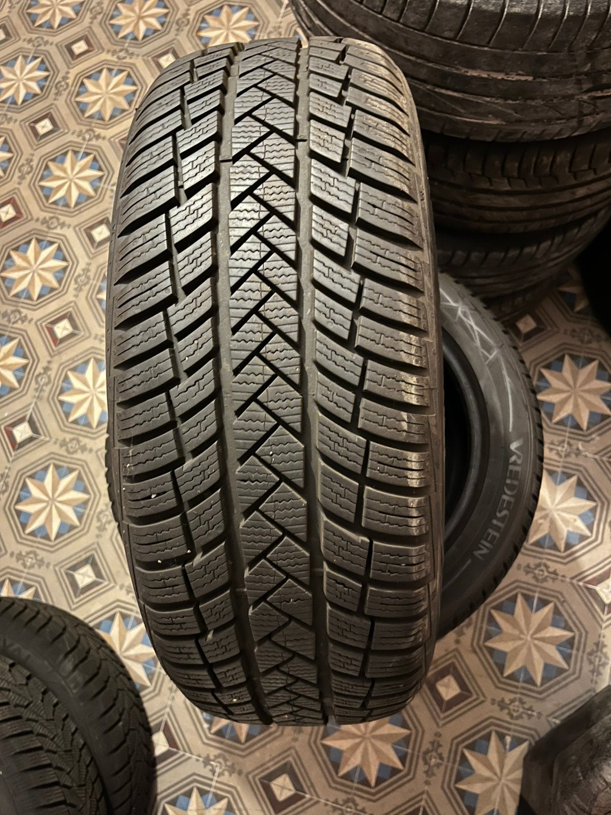 KIT PNEUS HIVER VREDENSTEIN 205/55R17, Autos : Pièces & Accessoires, Pneus & Jantes, Pneus hiver, 205 mm, Enlèvement, Utilisé