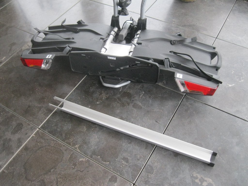 Thule Easyfold fietsendrager voor 2 e-bikes incl.oprijgoot!!, Auto diversen, Fietsendragers, Ophalen, Elektrische fiets, Zo goed als nieuw