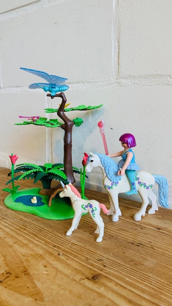 PLAYMOBIL Fairies 5450 — Aquarella dans le pré aux licornes, Enlèvement, Comme neuf, Fantasy