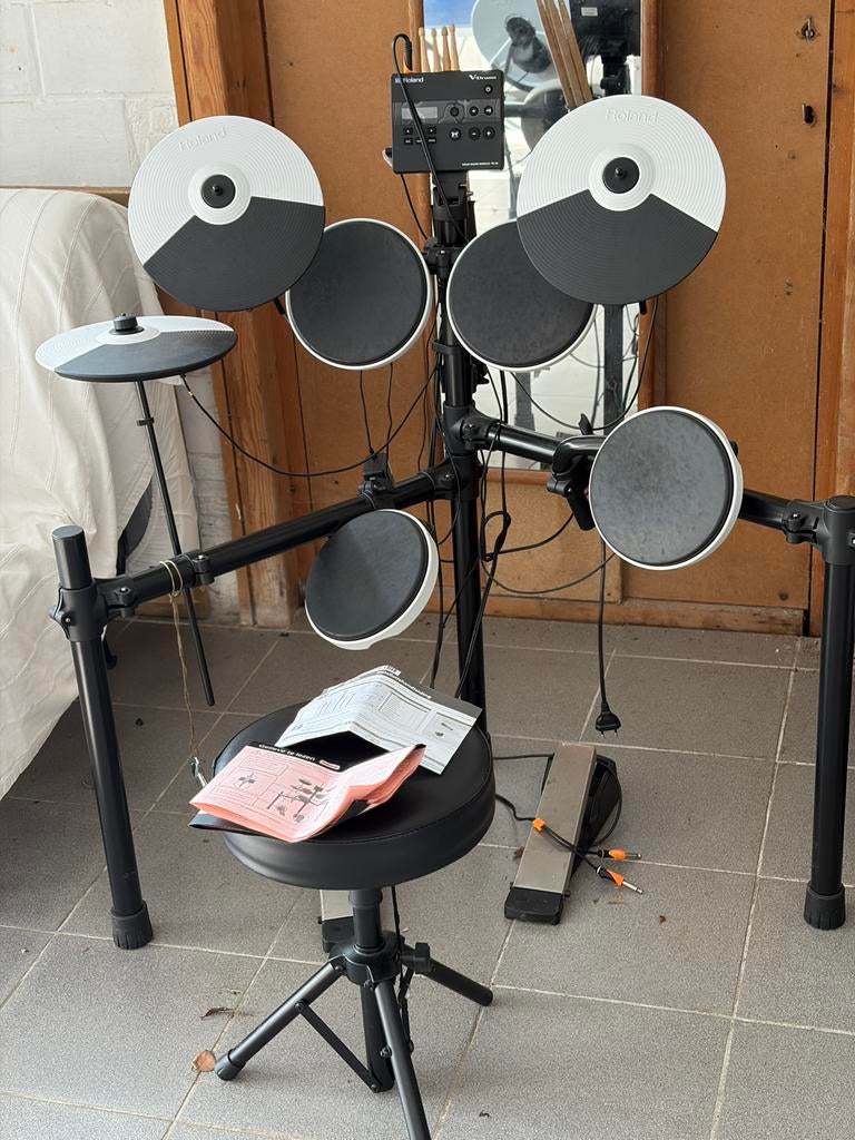 Elektronisch drumstel + versterker Roland, Ophalen, Zo goed als nieuw, Roland, Elektronisch