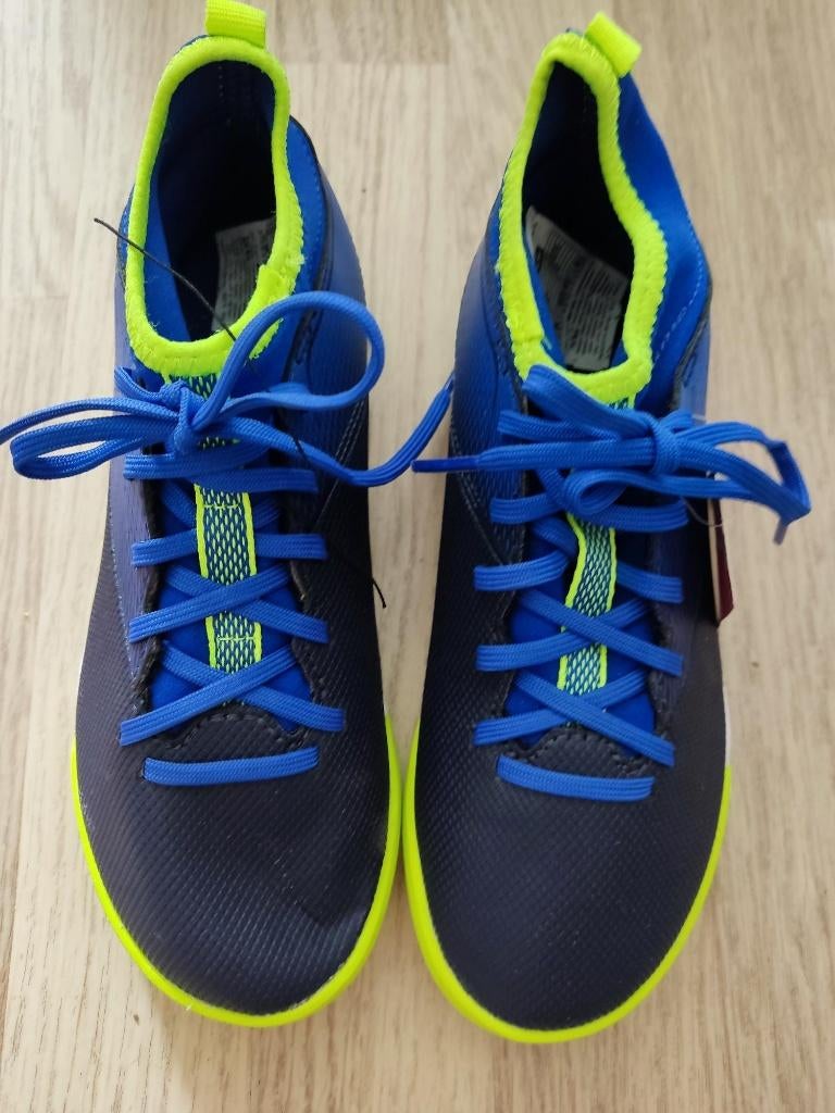 Voetbalschoenen - maat 32, Enfants & Bébés, Vêtements enfant | Chaussures & Chaussettes, Neuf, Garçon, Decathlon, Enlèvement
