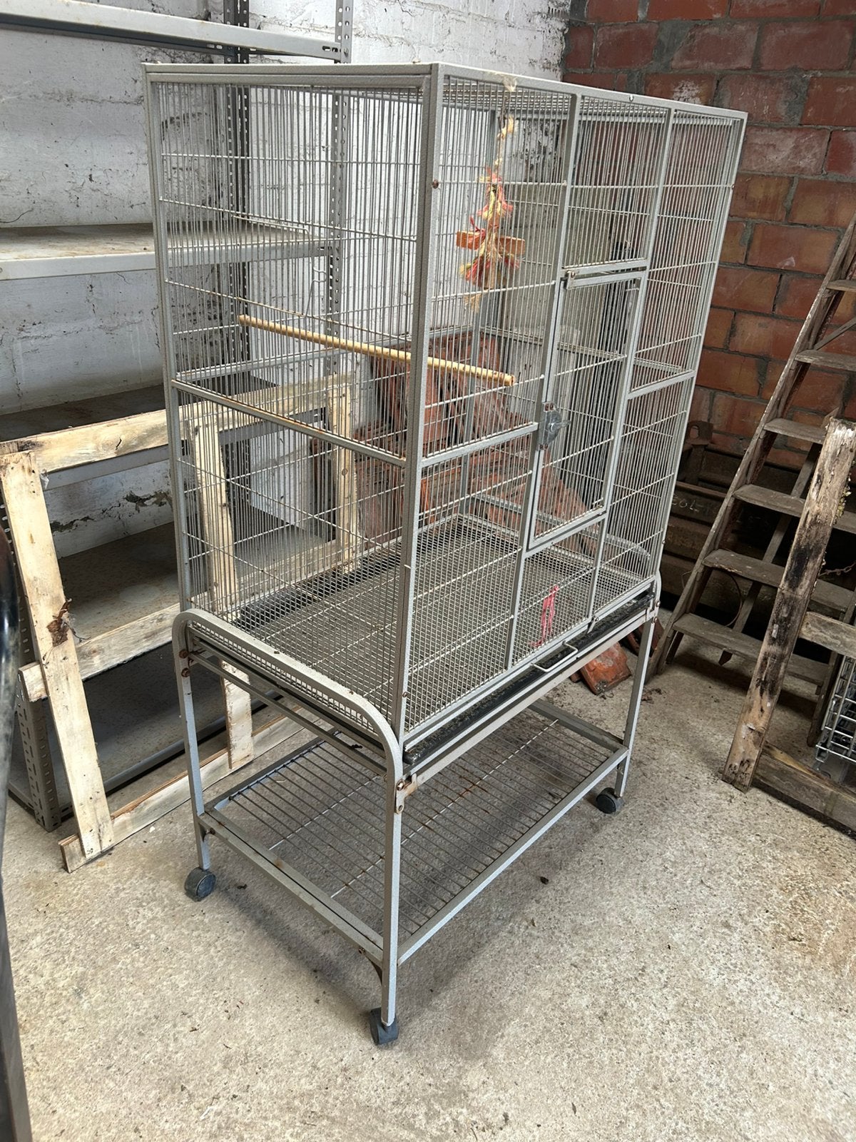 Metalen vogelkooi of papegaaien kooi, Ophalen, Gebruikt, Metaal, Vogelkooi